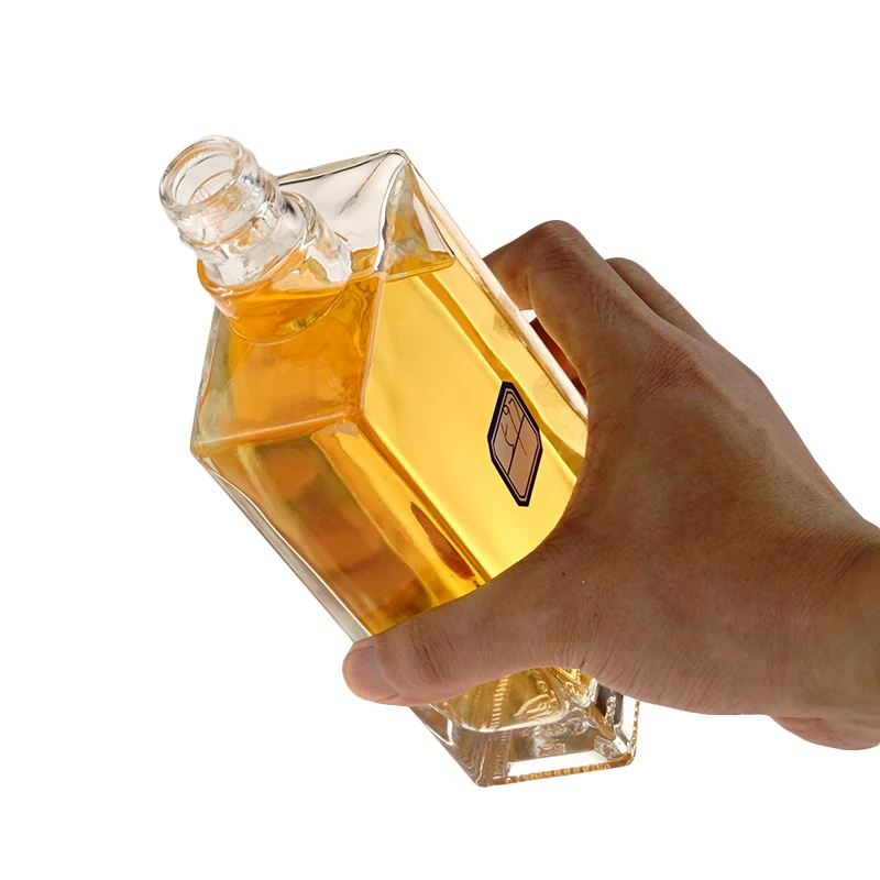 Square 750ml gin whisky spirit vodka brandy liquor super flat flint glass bottle with cork screw cap