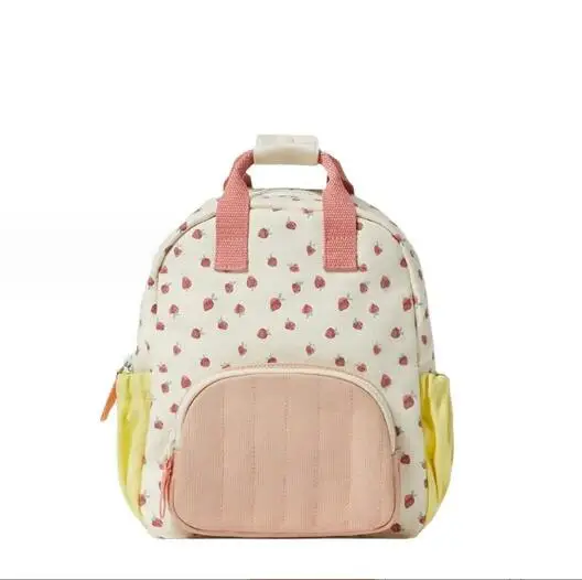 Lightweight canvas Kindergarten Nursery Travel Bag Cute Toddler Preschool Backpack strawberry School Book Bag for Girls