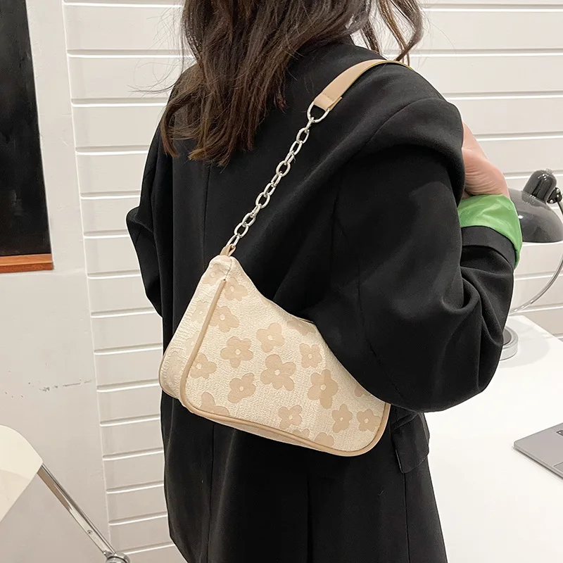 Minimalist Small Square Bag Fashionable and Stylish Shoulder Armpit Bag for Women