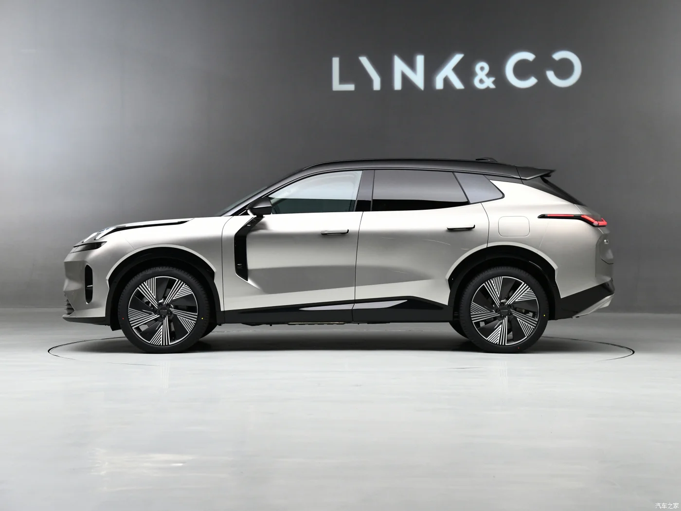 Lynk & Co 08 2024 версия 03 06 02 09 новый автомобиль 2023 EM-P времени ограниченный выпуск тройного лития для продажи высокого качества