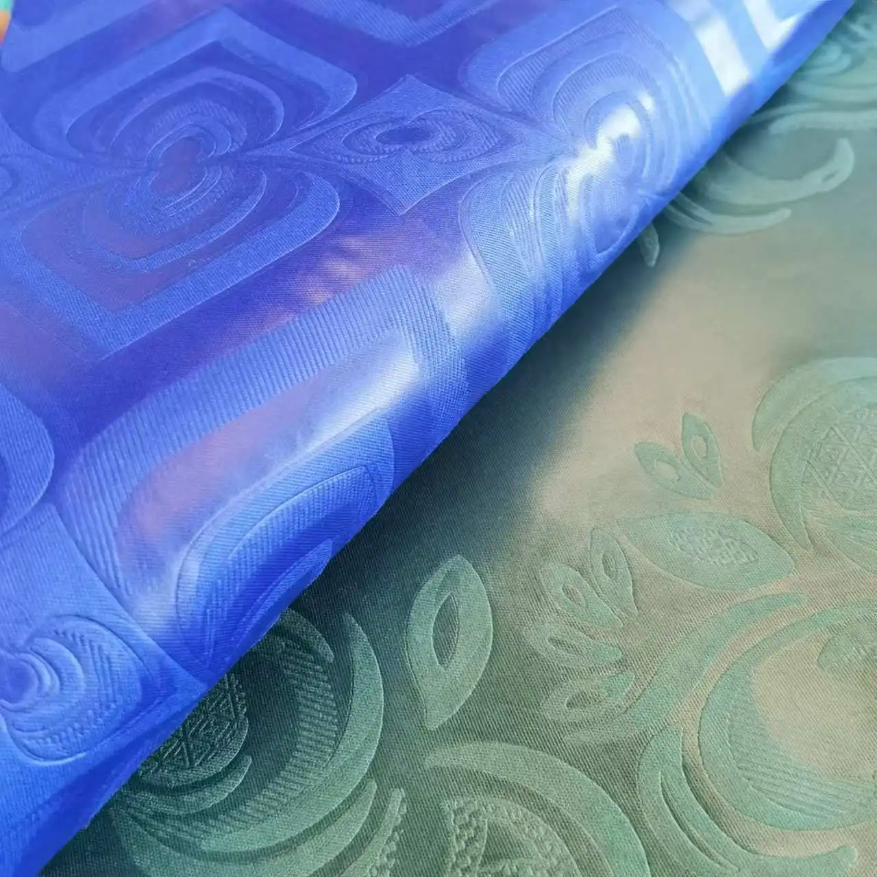 High Quality in Bright Cheap African Wax Print Fabric 2023 Hot Sale 100% Polyester African Clothing Plaid Woven Weft Brushed 40s