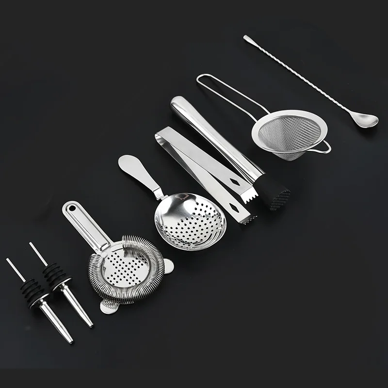 Supplier Custom Cocktail Shaker Set with Accessories Barware Drink Shaker Built-In Strainer Bar Tools Set Recipe Wooden Base