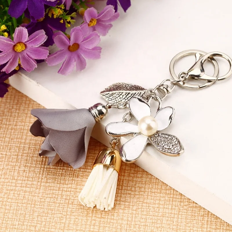 Wholesale Custom Flower Tassel Colorful Pendant Simple Delicate Keychain For Gift