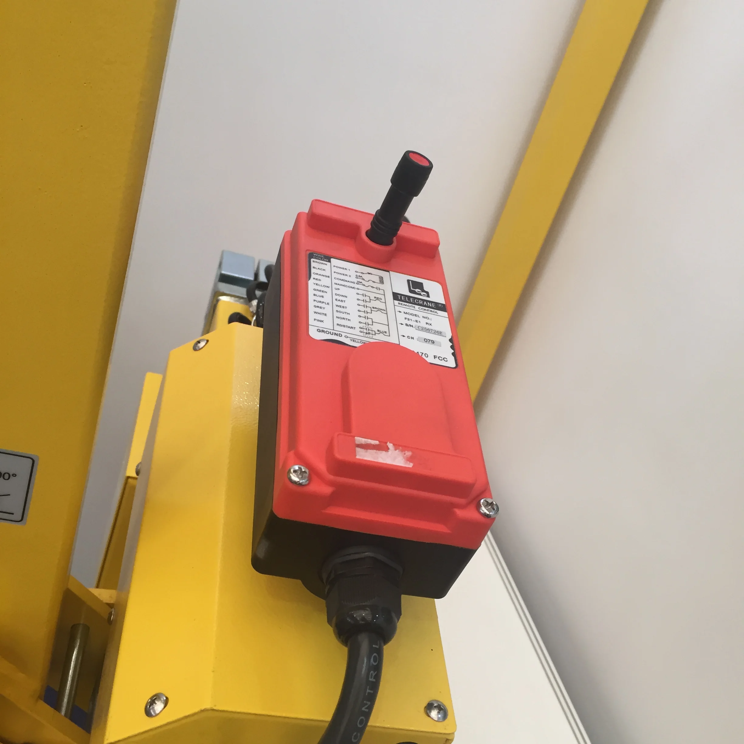Four Vacuum Cups Glass Lifter By Panasonic Battery with Vacuum pressure charging system