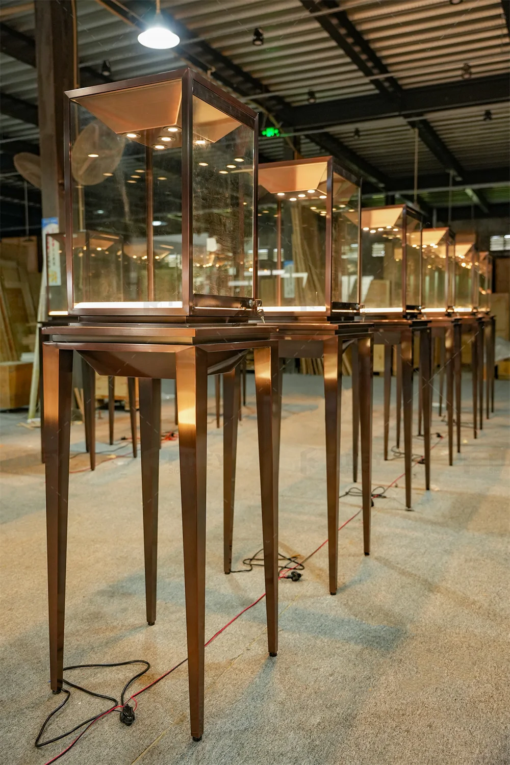 Custom Retail Store Glass Display Interior Kiosk Tempered Glass Vitrine Gold Metal Jewelry Display Showcase For Showroom