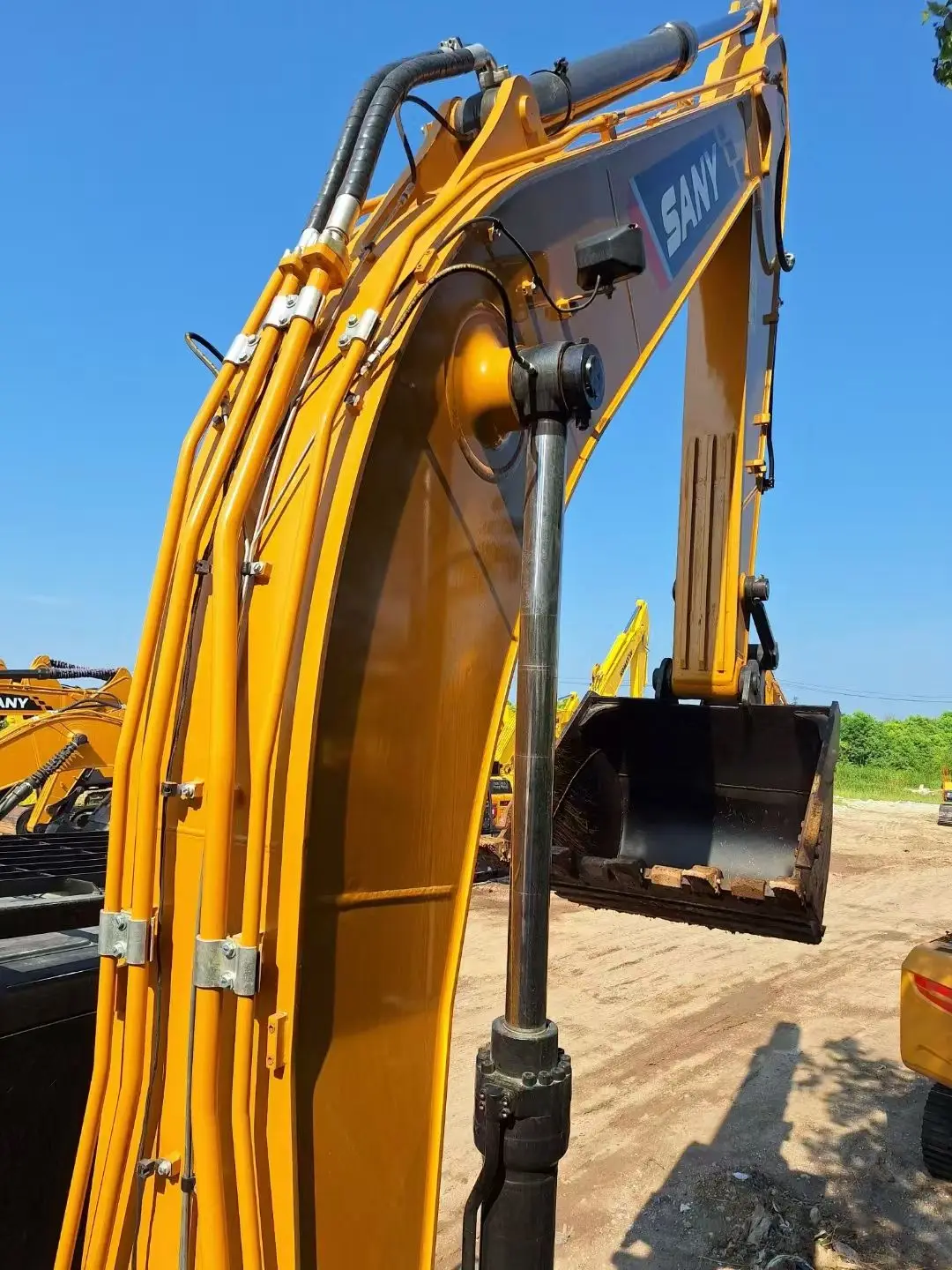 Продажа подержанного SANY SY245H исключительное качество по доступной цене лидер продаж!