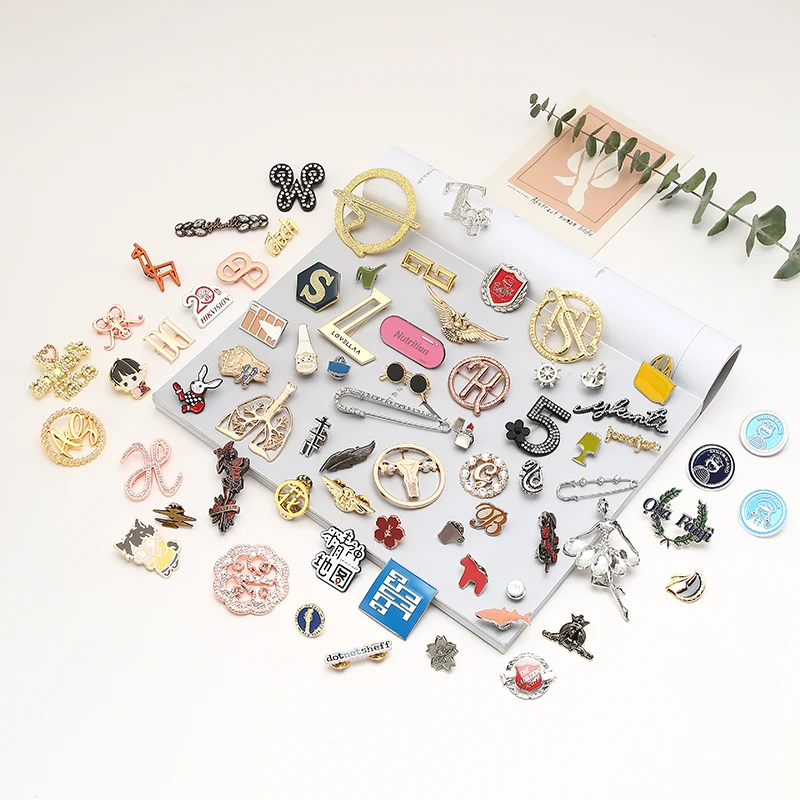 Высококачественный Сувенирный логотип металлический жесткий эмалированный значок Модный трикотажный декоративный Нагрудный для одежды