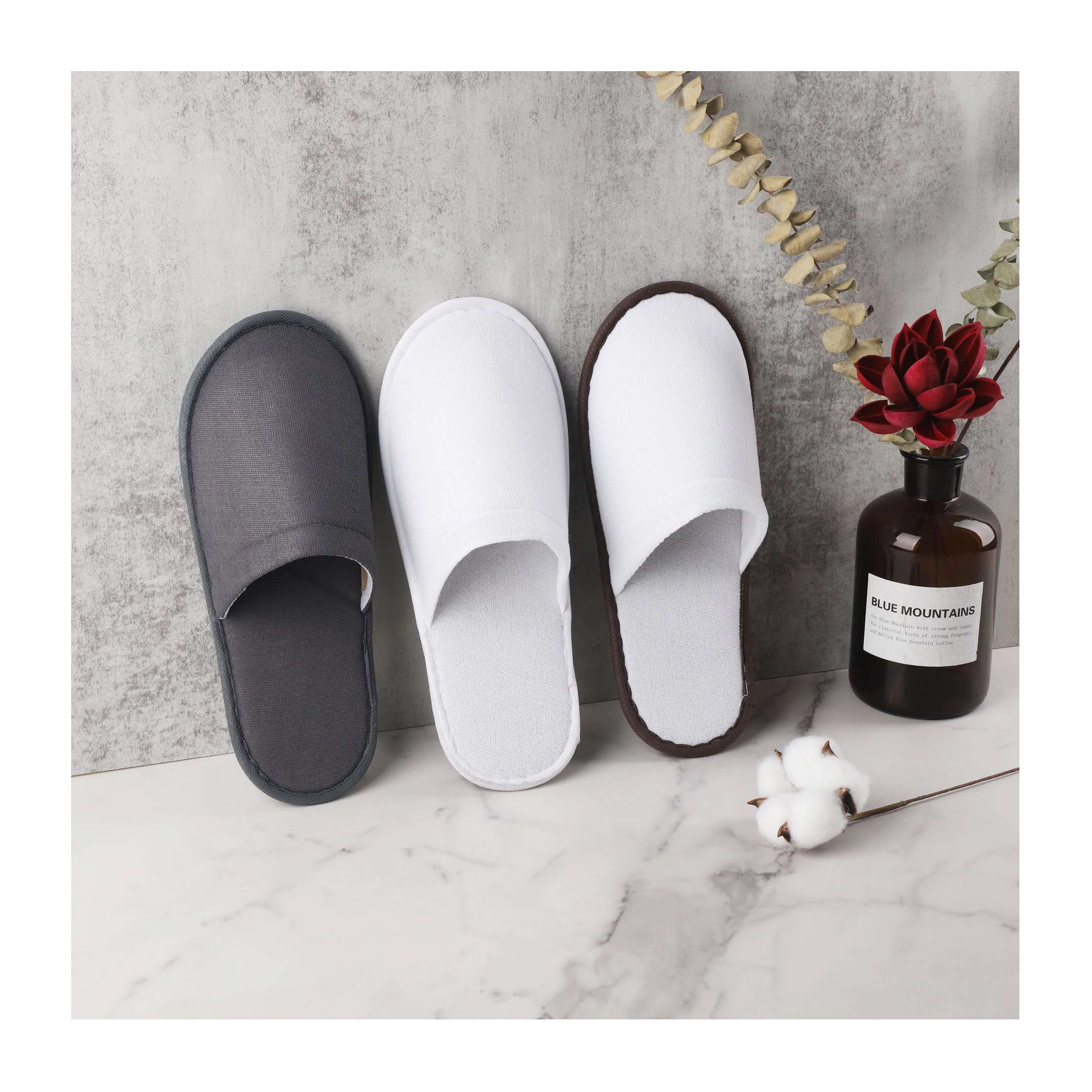Luxury Hotel Disposable Toiletries Amenities Hotel Supplies Disposable Slippers for Guest
