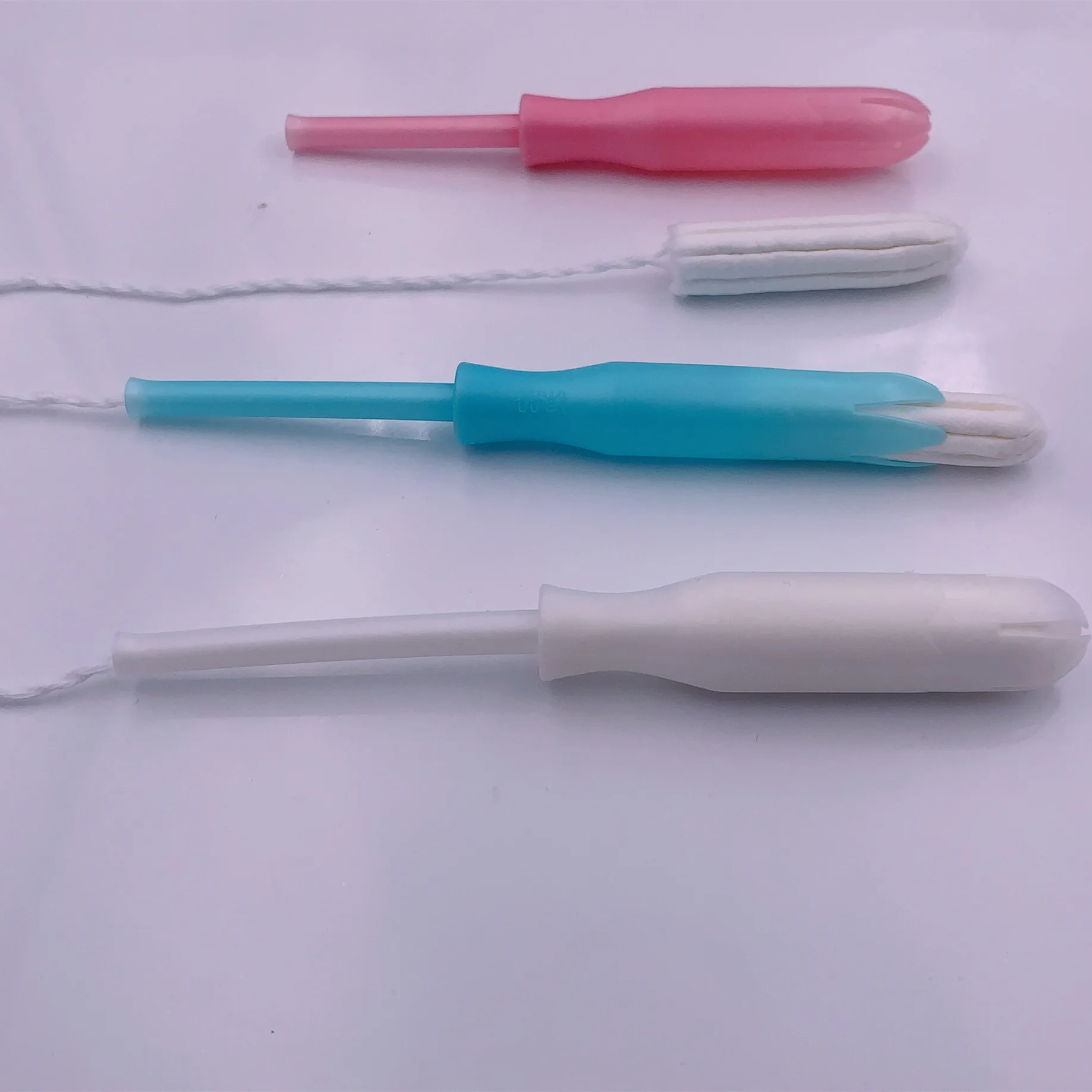 Factory direct supply vaginal cleaning encreur custom logo free soft plastic applicator tampon organic tampons