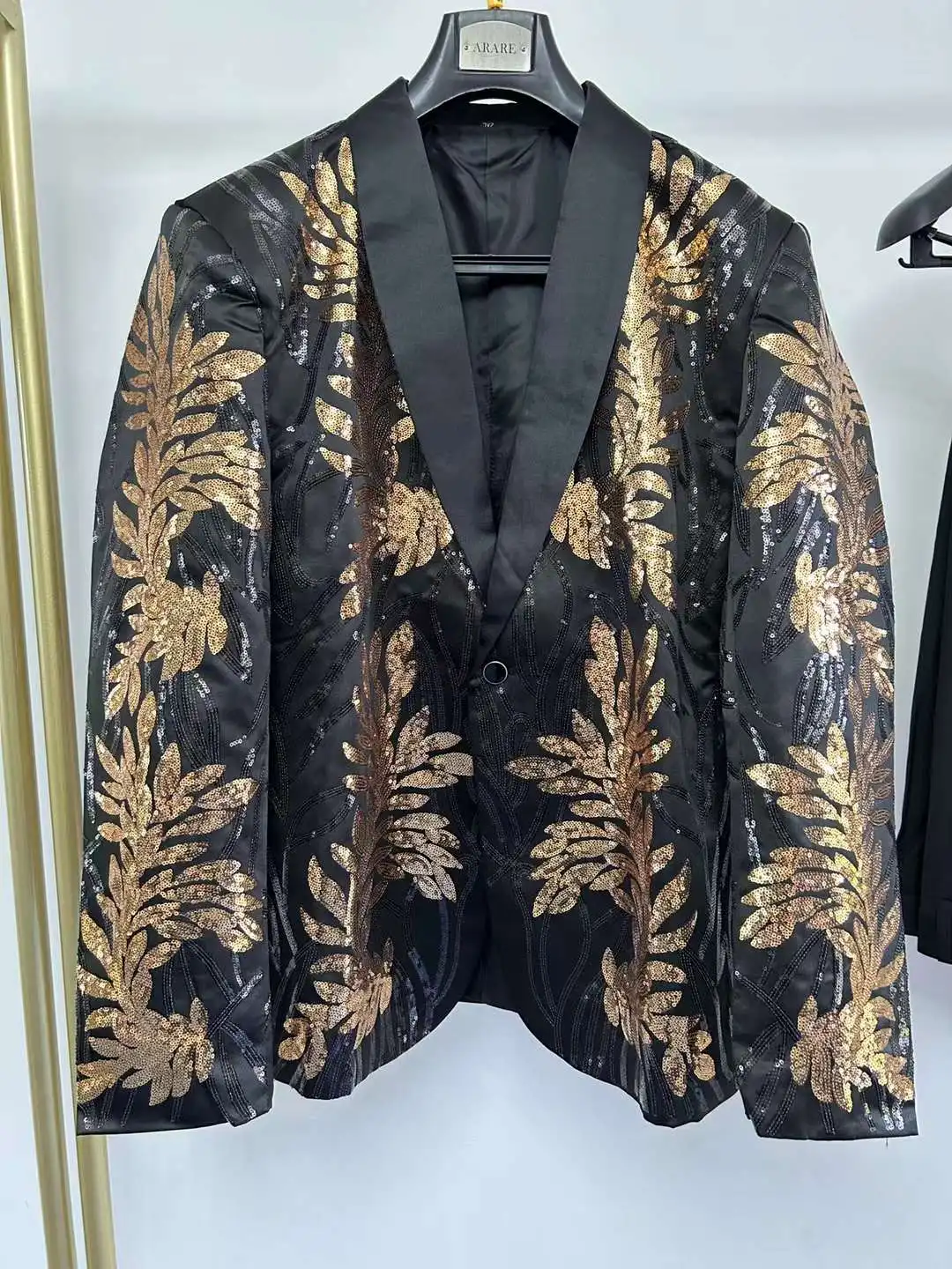 Latest Single Breast  2 Pieces Embroidery Design Tuxedo Suit Mens s Slim Fit Men Grooms Suits