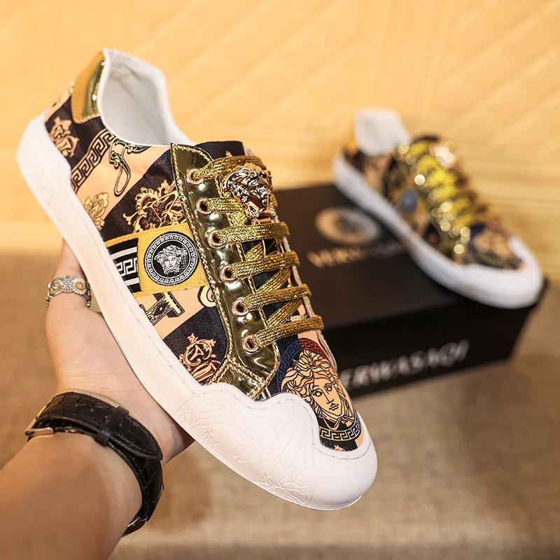 
2021 Fashion Street Brand LOGO Medusa Walking Men Shoes Skateboard Casual Running Sports Man Sneaker OEM Custom Low Retro Shoes 