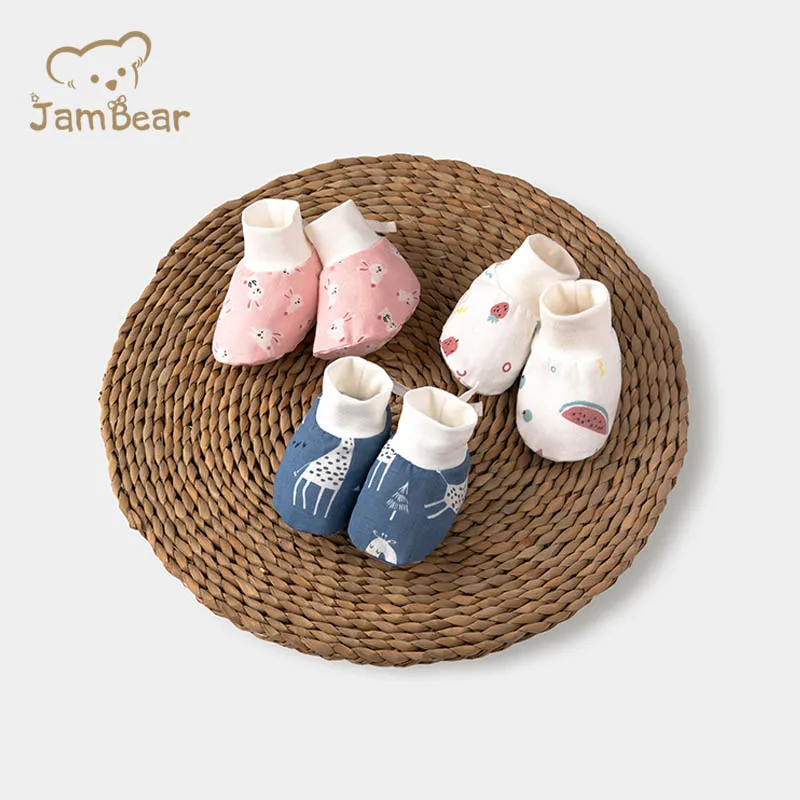2020 New warm Cotton 0-6 month baby girl boots high boots soft bottom  wind cotton yarn foot cover