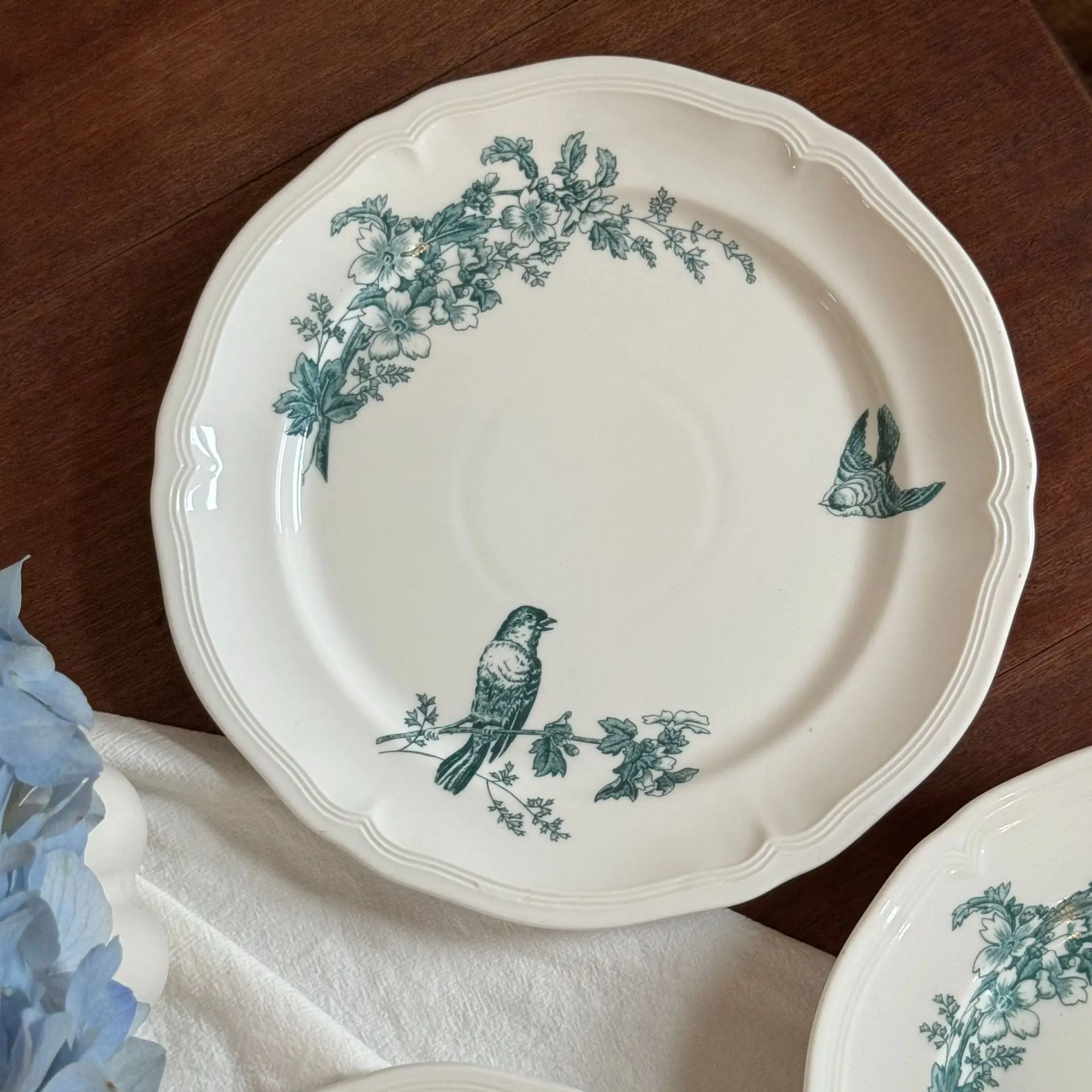 Retro Hand-Painted Flower And Bird Ceramic Home Afternoon Breakfast plate Dessert plate Coffee Mug Saucer