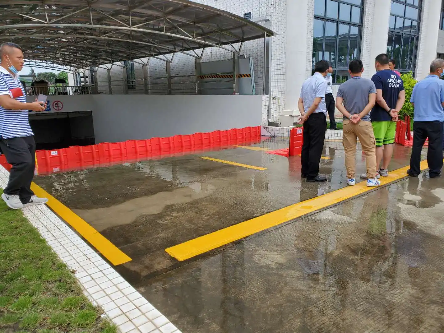 Brand Factory Supply Temporary Flood Barrier Garage protection Home Control Door Gate System
