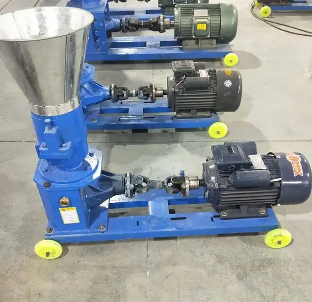 best selling product 2022 malaysia manual model chicken feed making machine animal food maker birds pellet mill for sale