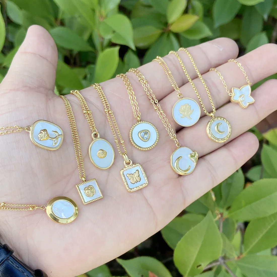 New Arrival Gold Stainless Steel Necklace Wholesale Price Star Rose Pendant Necklace Butterfly Moon Shell Necklace