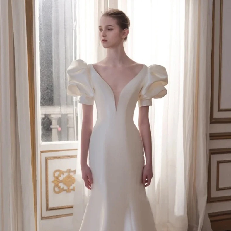 White trailing light wedding dress new temperament bride simple atmosphere French slim retro evening dress