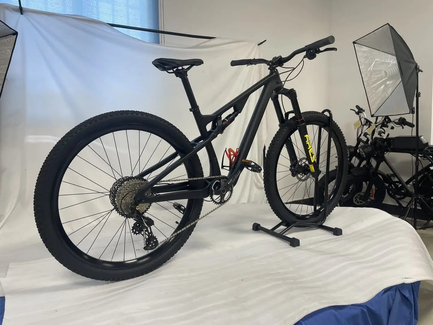 Road alloy 26 carbon fiber mtb full suspension foldable men mountain 29 inches used bicycles racing city fixie fixed gear bike