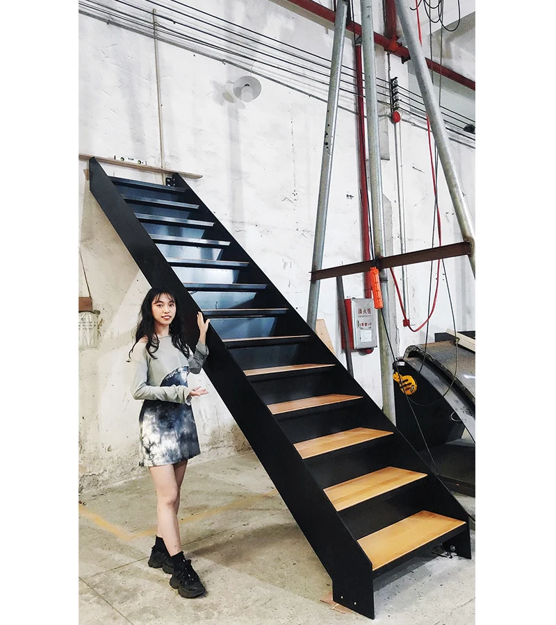 High Quality Steel Iron Frame Building Construction Design Studio Stair Glass Staircase Steel Stair Solid Wood Design