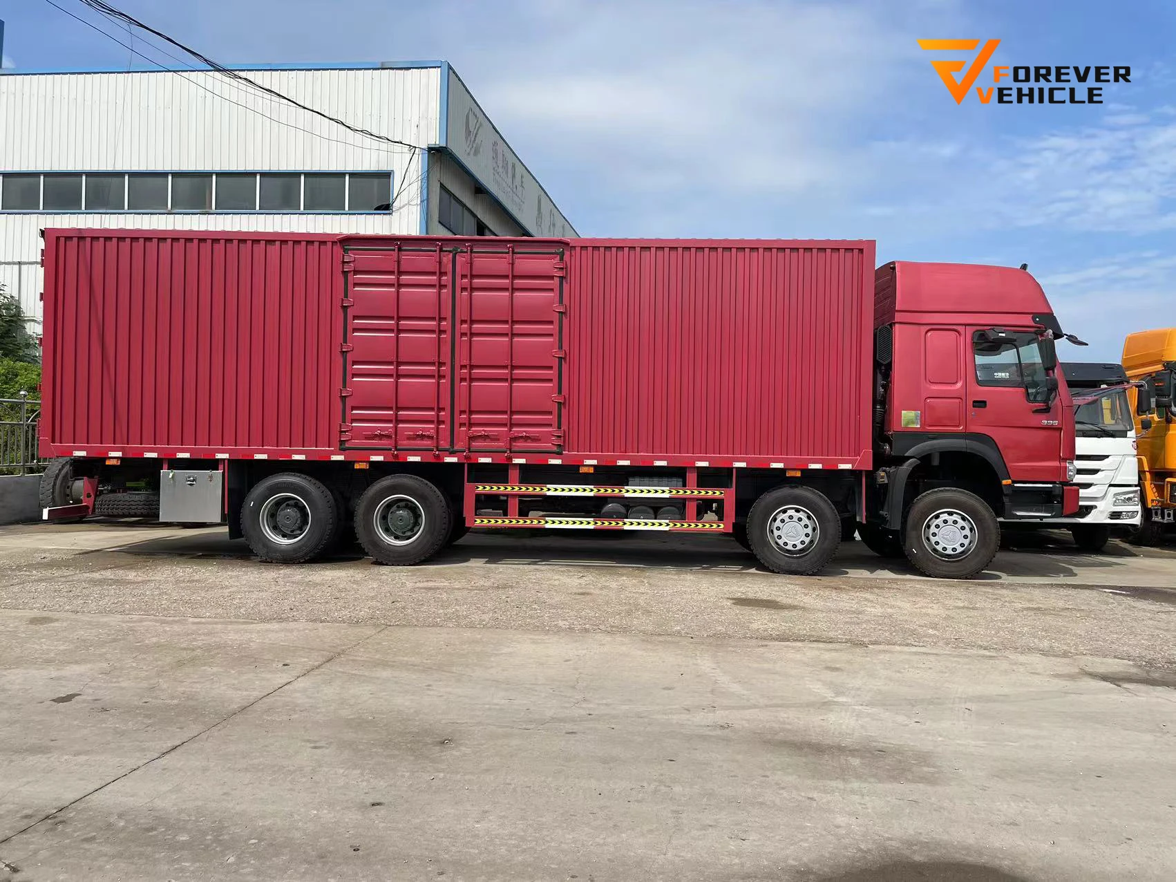SINOTRUK Used Howo 8x4 Diesel Electric Cargo Truck Manual Transmission Weichai Engine Euro 2 Emission 50T Left Construction