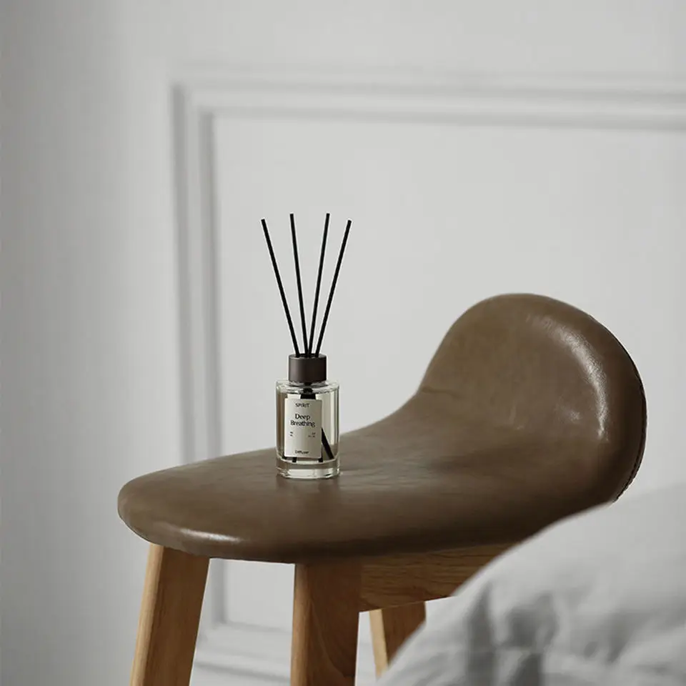 Hot Sale Empty Glass aroma oil Bottle with reed Diffuser Sticks Air Freshener Perfume Free Sample Glass Reed Diffuser Bottle