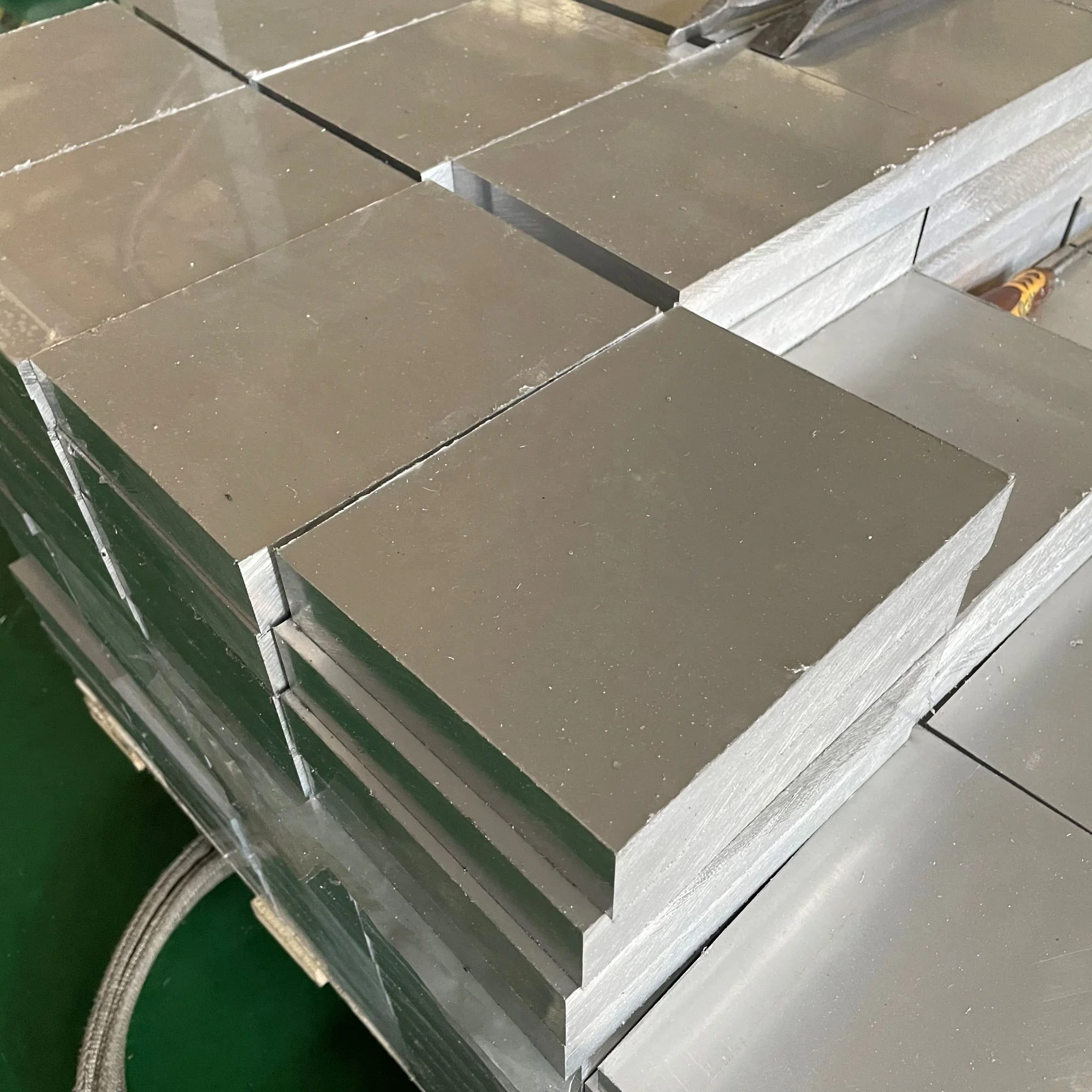 Manufacturer Price Pure 1050 1060 1070 Anodized 1 Inch Thick Aluminum Plate Sheet With PVC Film