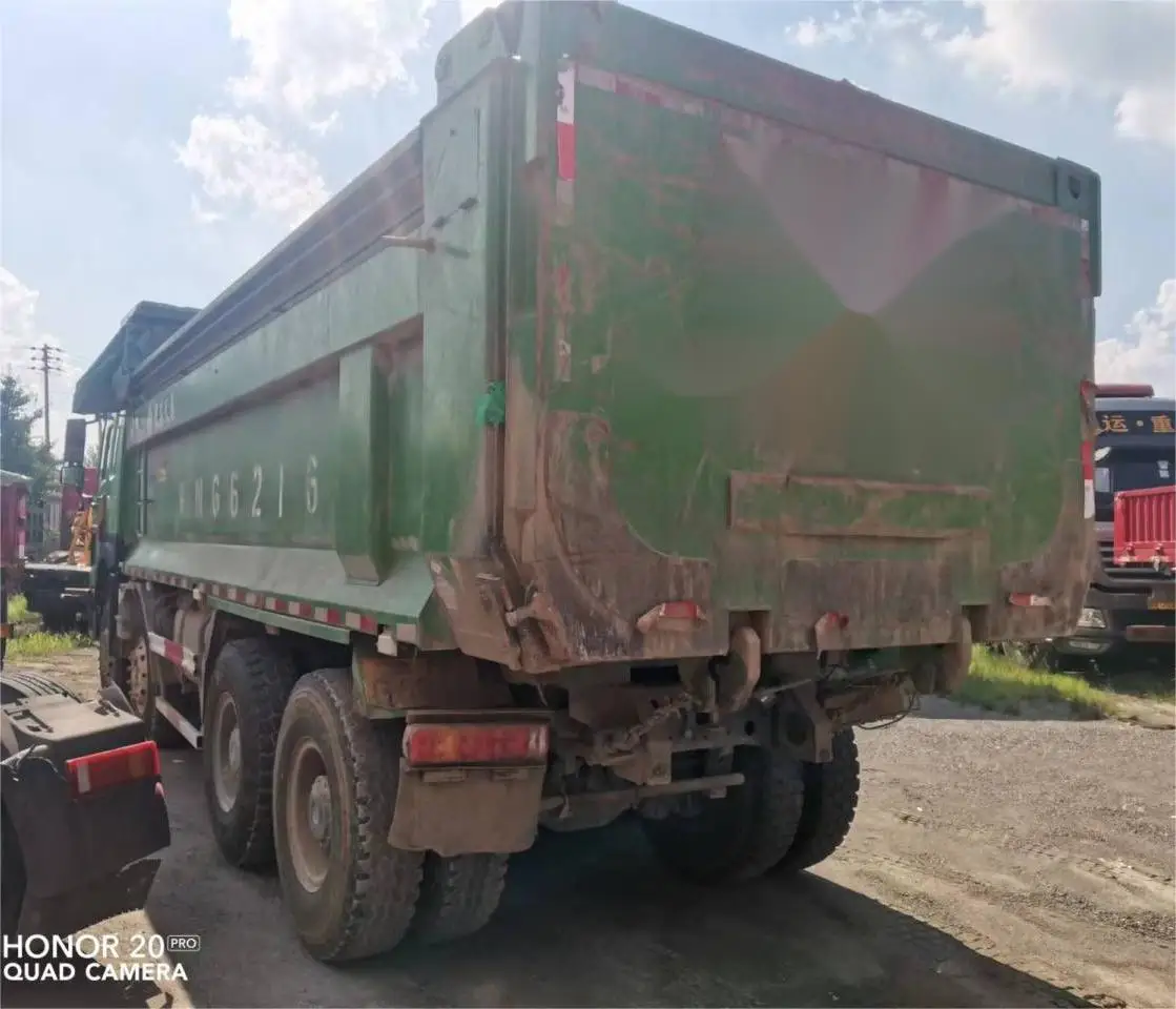 Best Selling HOWO Heavy-Duty Tractor Truck High Efficiency 8X4 Euro V Dump Truck Classic Edition with 400HP