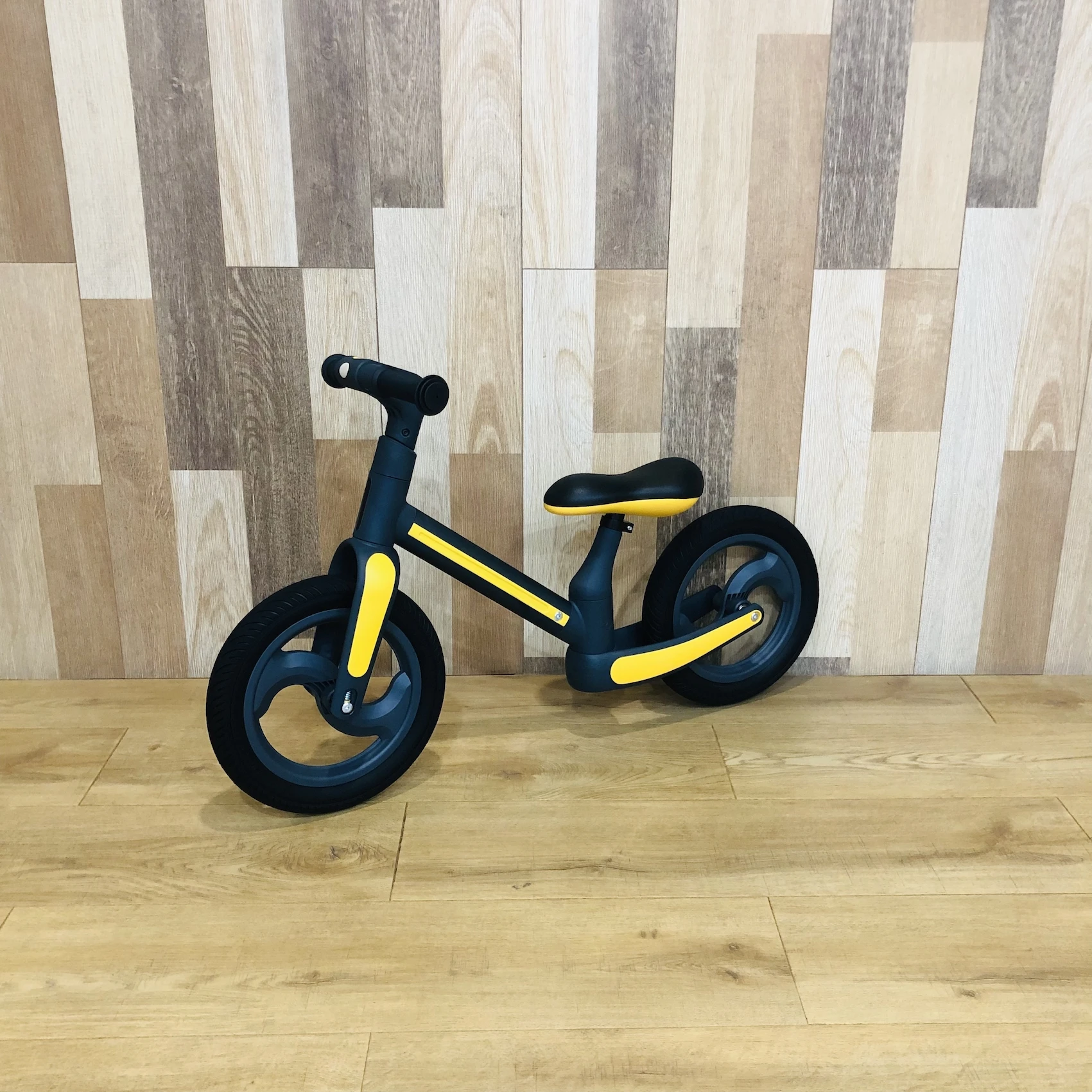 Brightbebe  Lightweight Toddler Balance Bike Cute Balance Trainer for 2-5 years old for Learn to Bike with one click folding