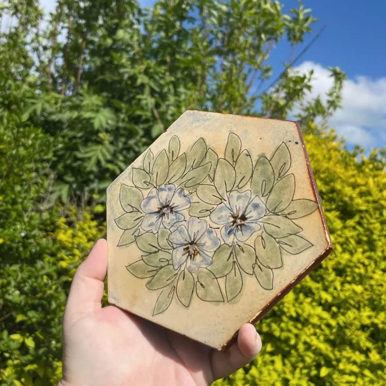 Vintage embellished handmade tiles Hydrangea patterns hand-painted hexagonal tiles for decorative wall hanging picture gifts