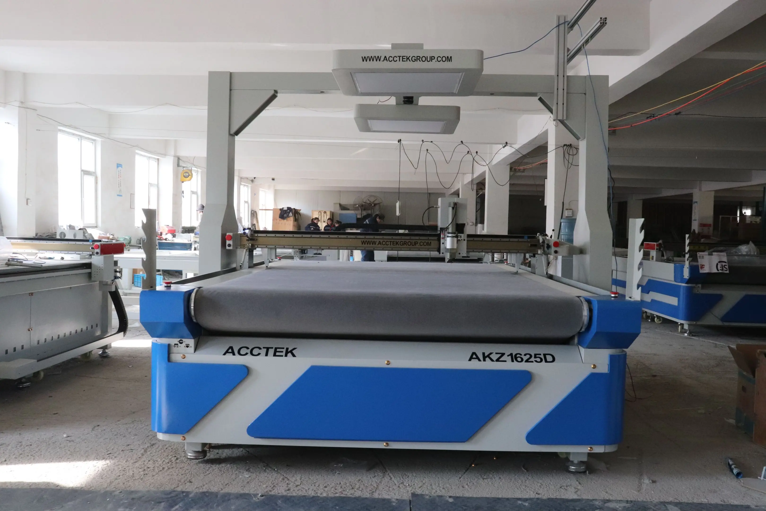 Automatic fabric cutting machine cnc leather cutter with oscillating cutting tool big Camera/CCD