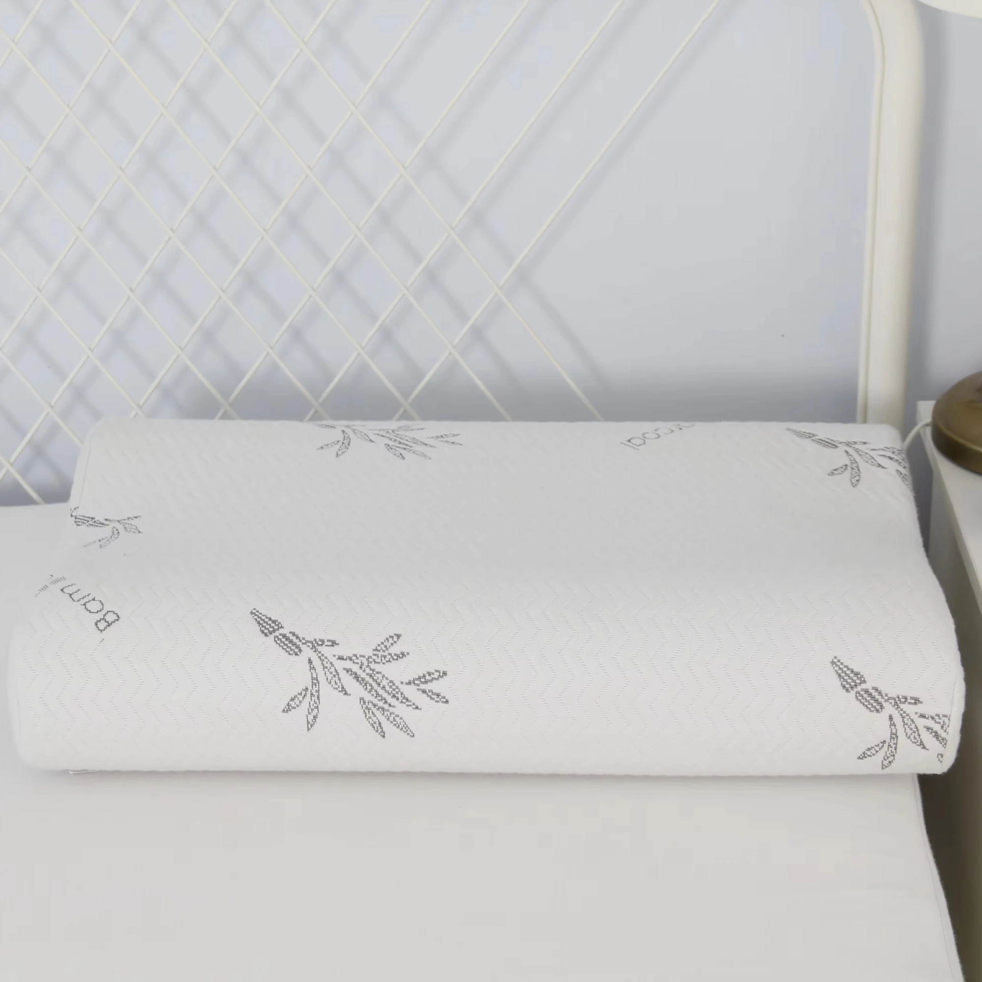 High Quality latex Sleeping Pillow Cervical Contour Bed Pillow for Neck Pain and Side Sleeper