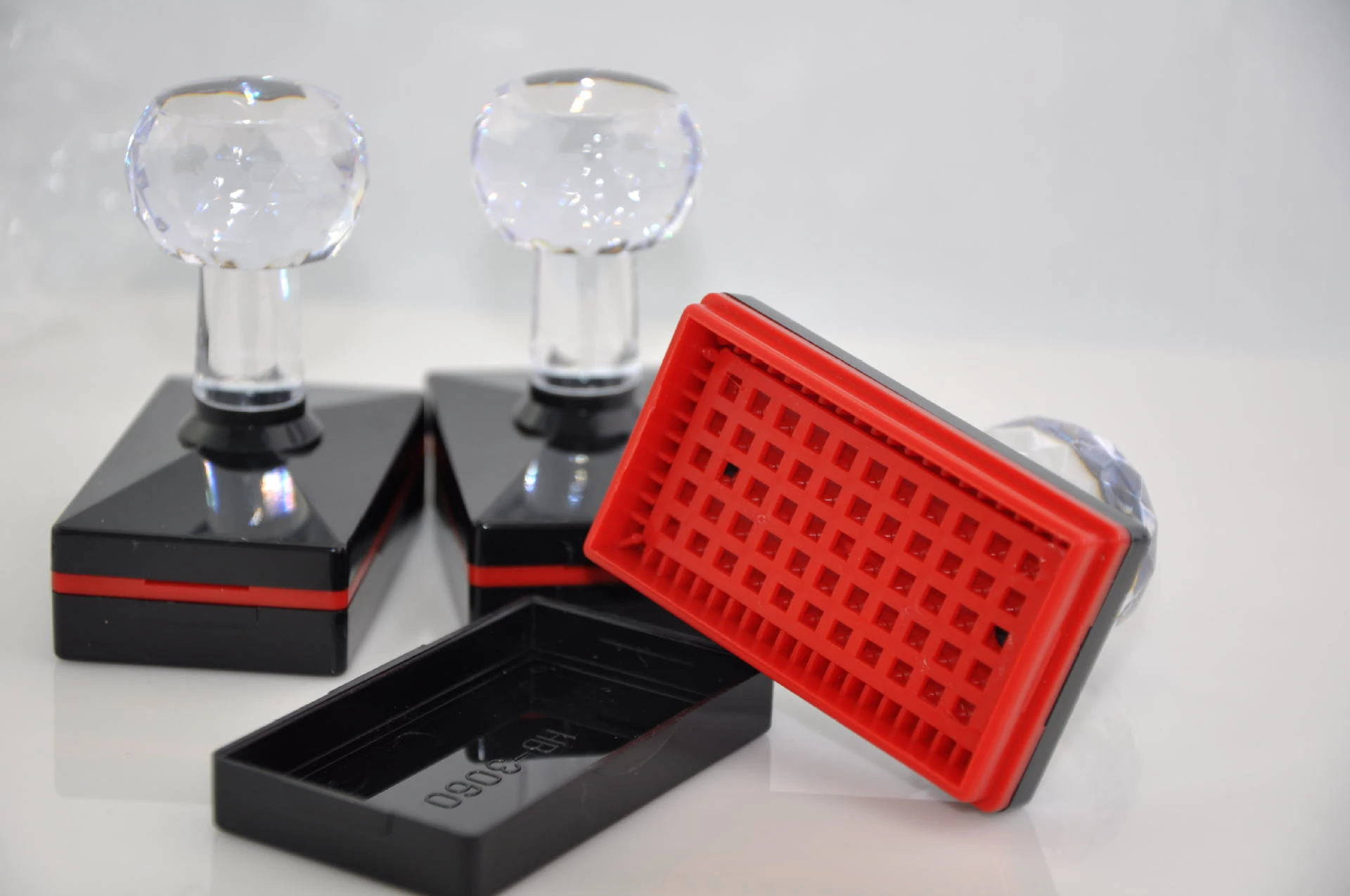 HB Series Custom Any Sizes Pre Inked Stamp Crystal Handle Photosensitive Office Flash Stamps