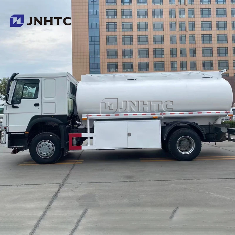 small type howo fuel tanker 6 wheeler heavy duty sinotruk howo oil tanker truck with pump