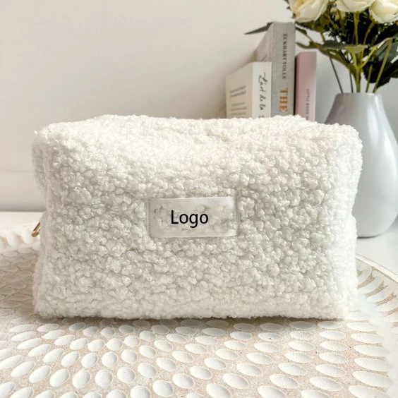 Low MOQ Women Plush Makeup Bags Soft Velvet Teddy Velvet Cosmetic Storage Organizer Travel Toiletry Large Capacity Cosmetic Bag
