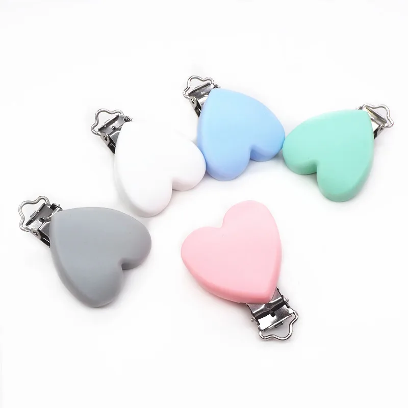 Factory Direct Sale Smooth Surface Water Resistance Good Stability Heart Pacifier Clip