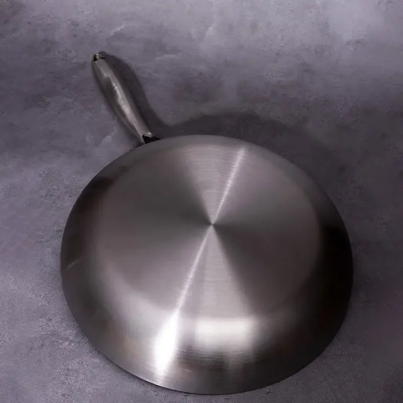 Custom 2.3mm bottom multi layer 304 stainless steel 18/10 kitchen induction non-stick honeycomb pattern large egg frying pan set