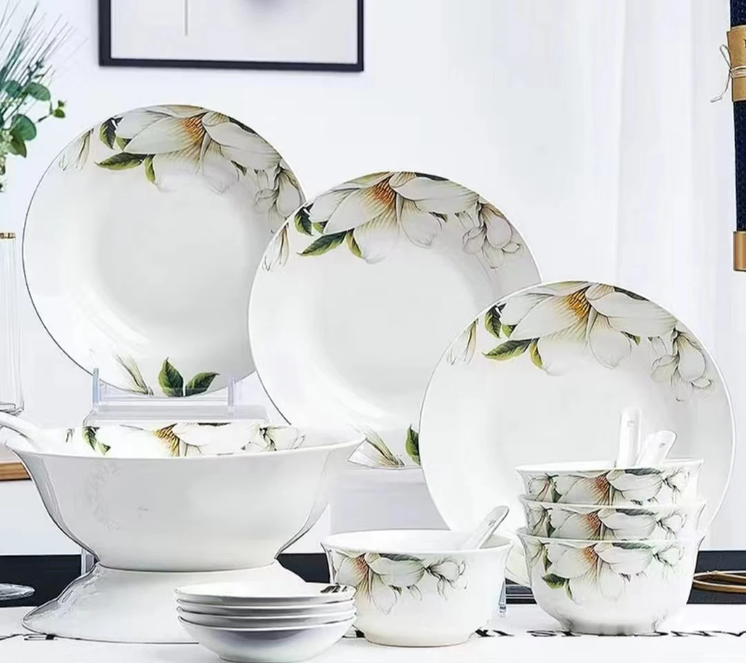 Wholesale 18-Head Chinese Traditional Style Dinnerware Set Sustainable Ceramic Tableware Suit Bone China Glazed Stocked