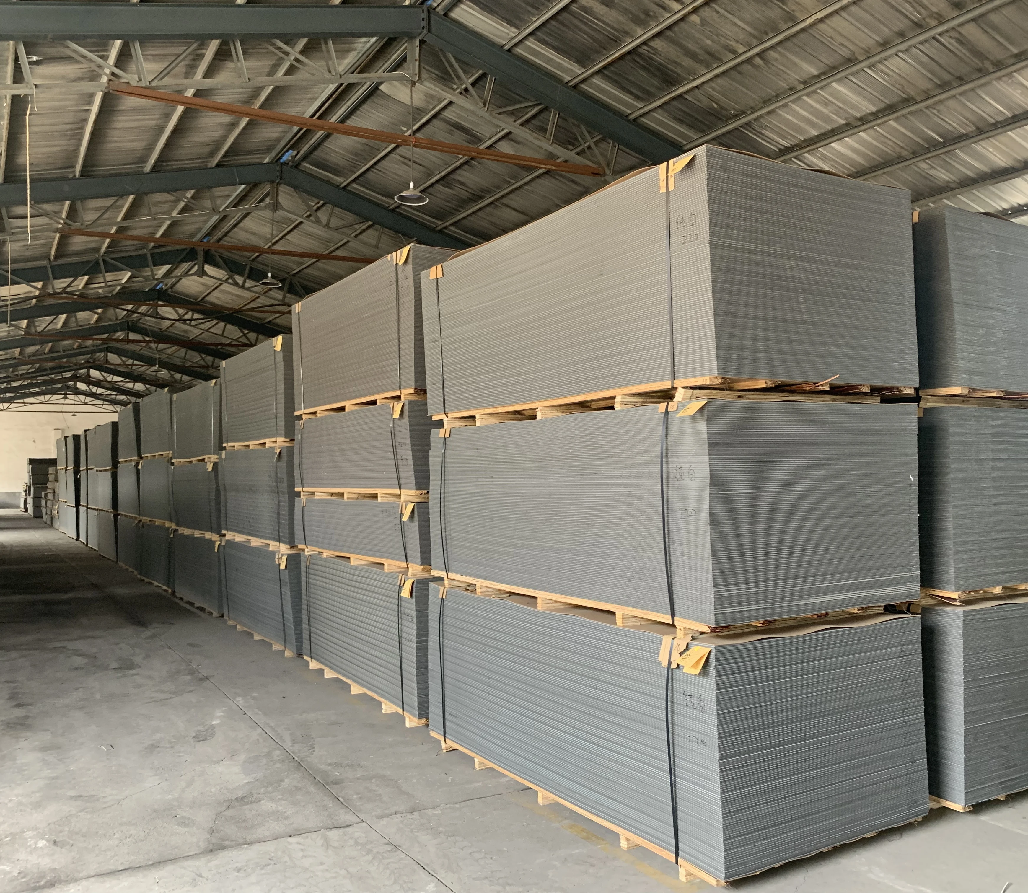 Customized 3mm 4mm alucobond aluminium composite panel et accessoires