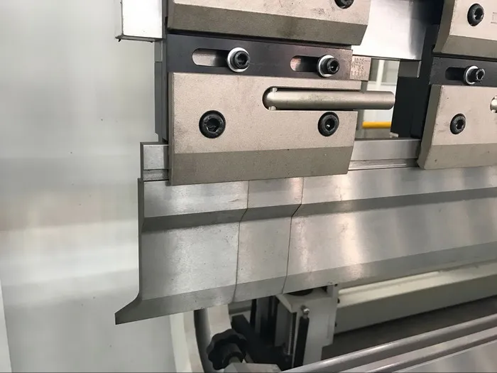 Automatic Amada Style  100T/2500 Atis Hydraulic Press Brake 3100 Mm X 175 Ton CNC Bending Machine Antigua and Barbuda