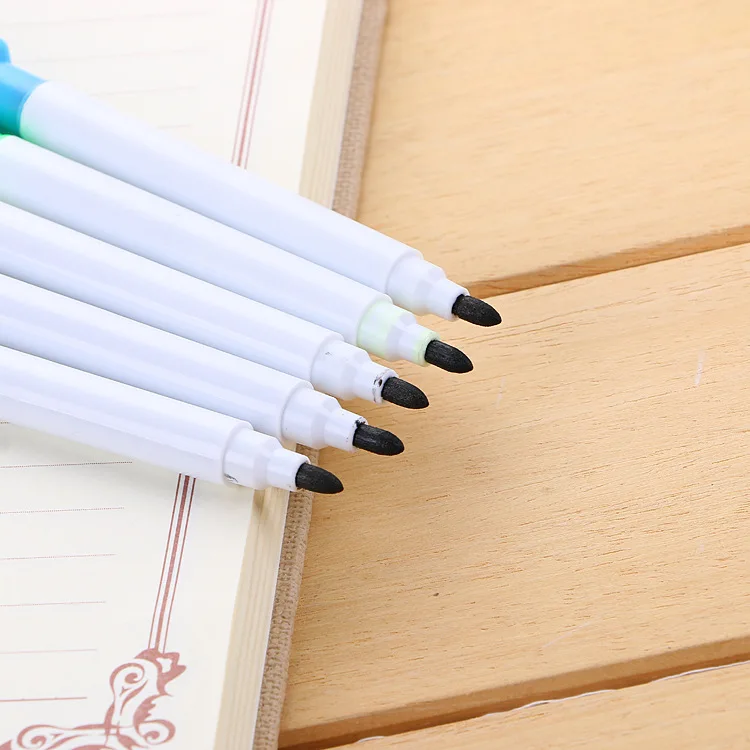 Manufacturers direct color core black core whiteboard pen creative with brush water-based environmental protection trumpet erasa