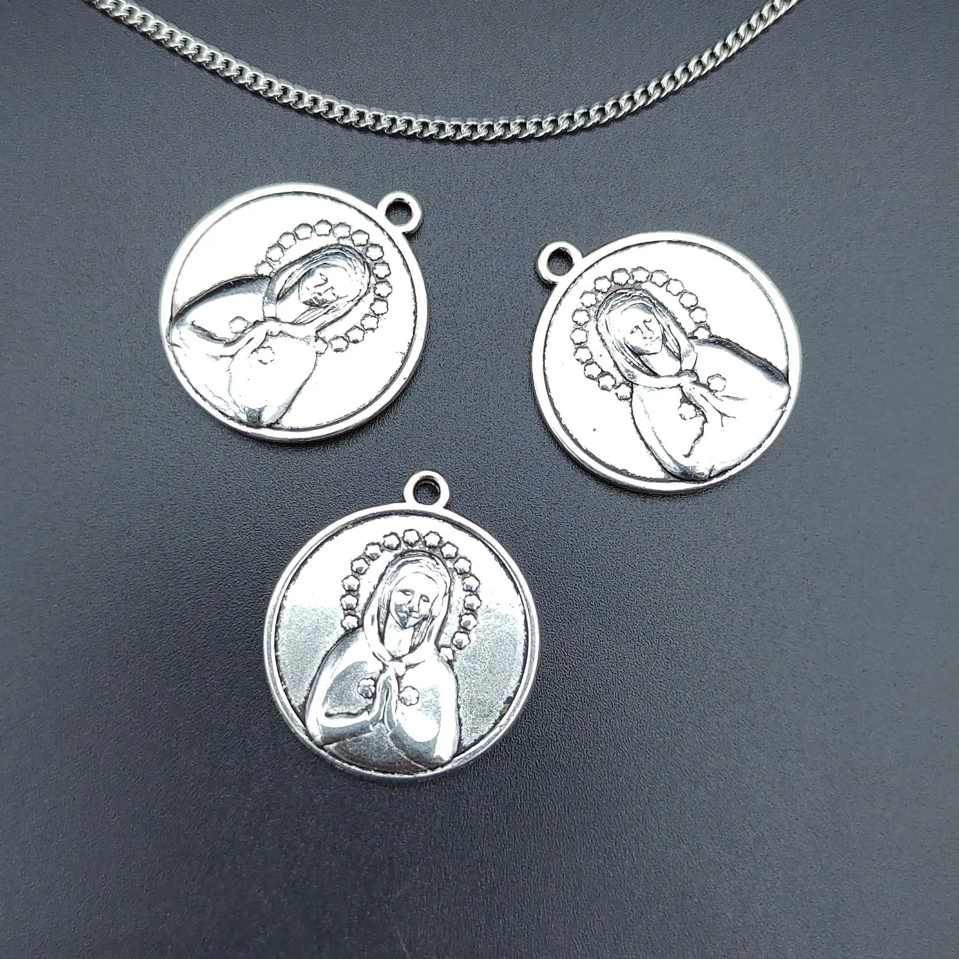 European and American jewelry accessories round portrait DIY necklace keychain pendant bracelet accessories jewelry