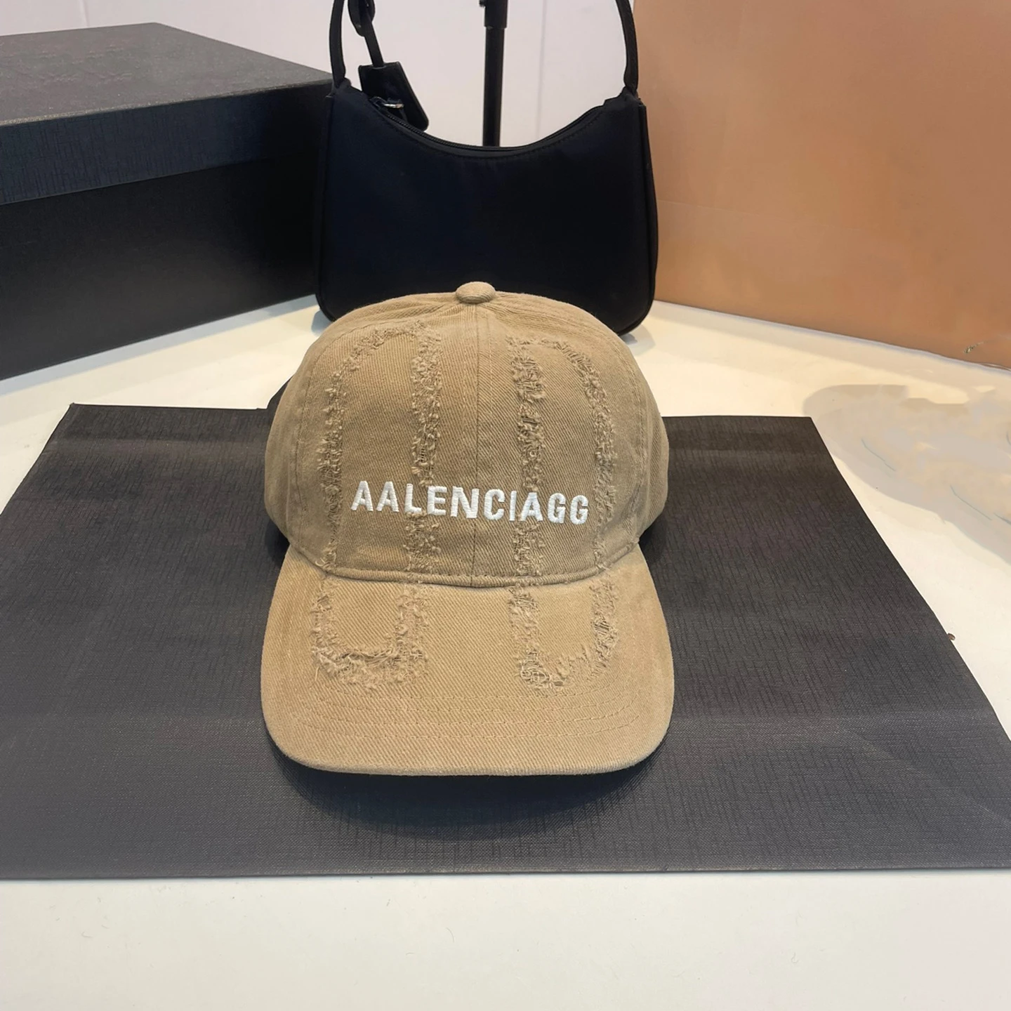 New fashion designer knitted letter hat designer peaked hat luxury hat for men and ladies