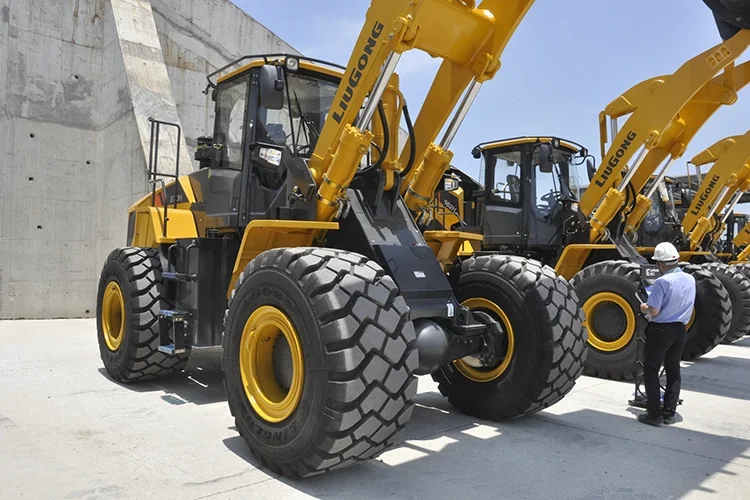 7 Ton Hot Sale Wheel Loader CLG870H with Tire3 Emssion