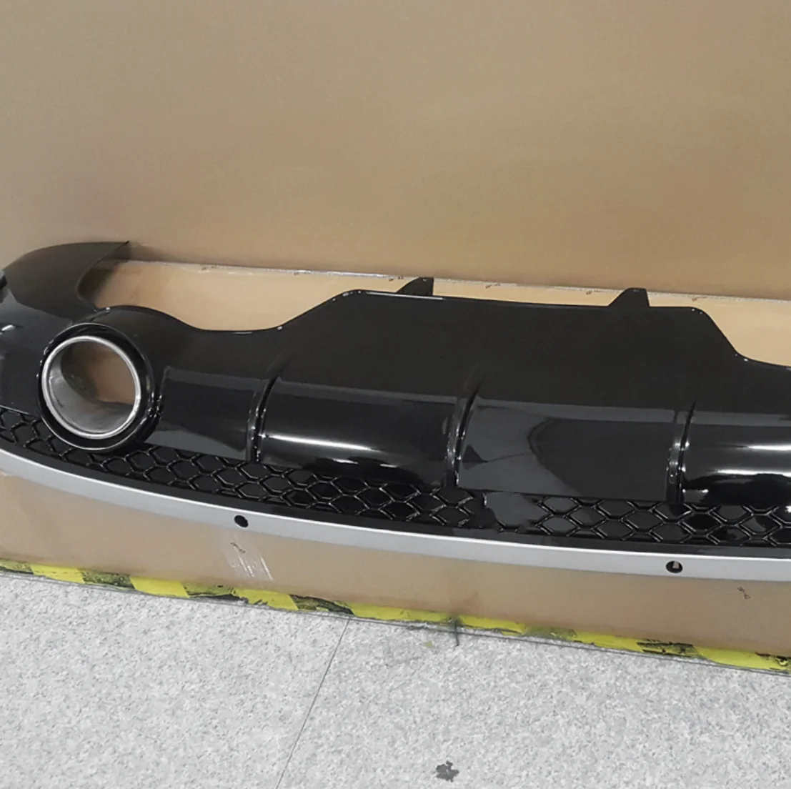 Body Accessories Rear Bumper Lip Diffuser For Audi Q5 2013 2014 2015 2016 2017 Upgrade RSQ5 Tail Diffuse Exhaust lip