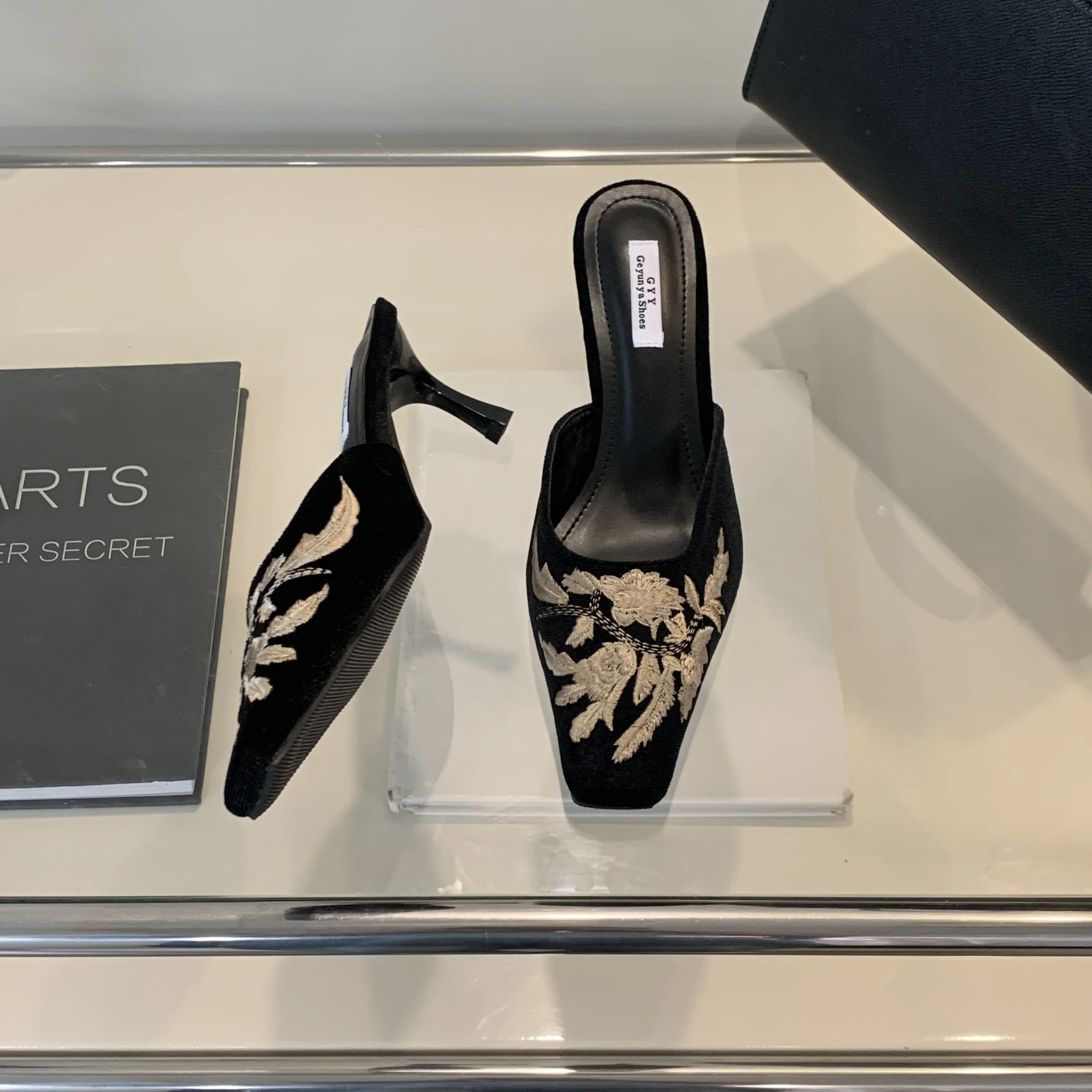 Retro Slip on Suede Slippers with Low Heels Square Toe Embroidered Flower Sandals Women Comfortable Casual Shoes