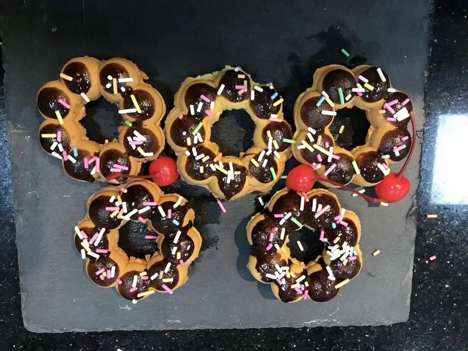 Good quality with CE 110V/220V 5 pcs Plum Blossom Sweet donuts making machine Donut Maker