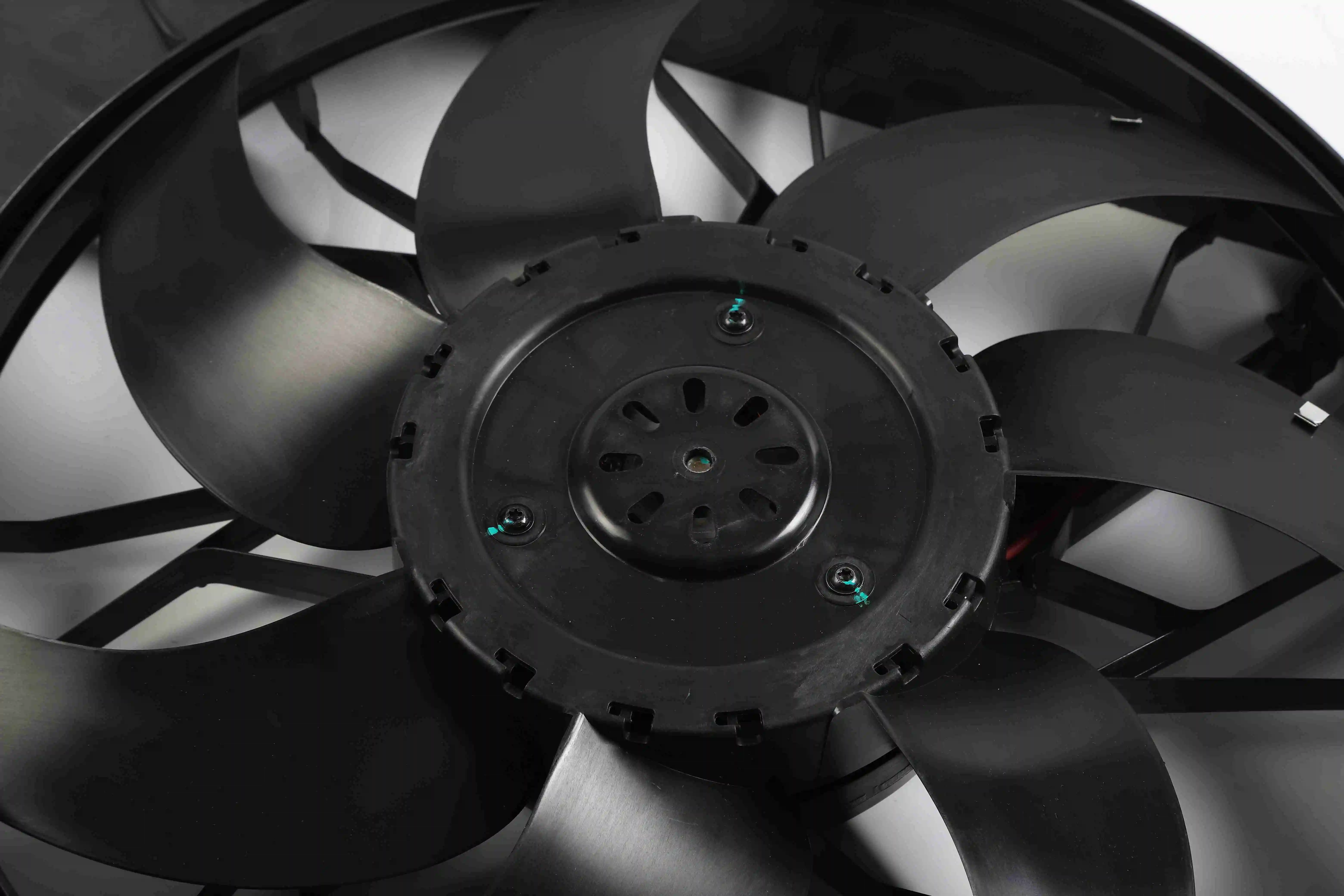 High quality Electric Radiator Fan 221 500 11 93 2215001193 2215000493 2215000993 2219066500 Auto Engine Coolant Fan