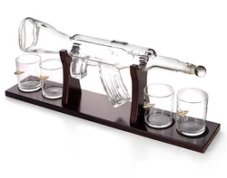 Hot Selling Handmade Exquisite Rifle Shape Whiskey Decanter With 4 Whisky Glasses Set For Vodka Liquor Brandy
