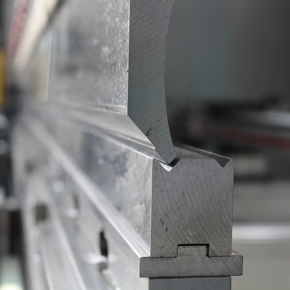 T & L бренд CNC прессовый тормоз Серводвигатель Электрический