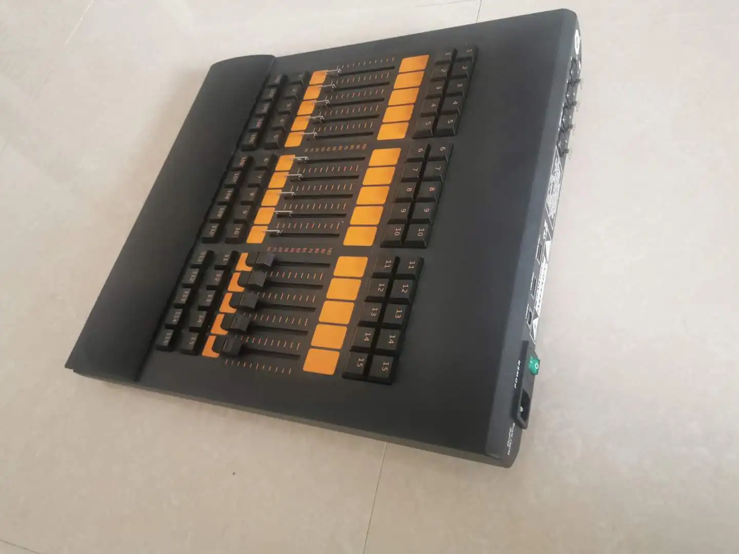  Профессиональный китайский производитель управления Fader Wing DMX512 светодиодная подвижная консоль освещения